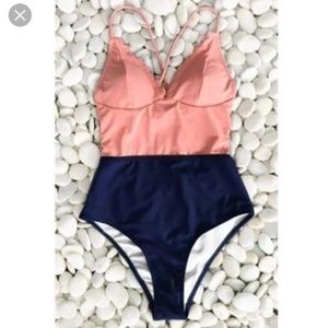 NWT coral and navy cupshe one piece